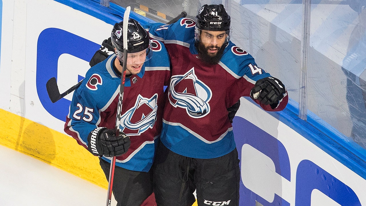 Avs ride 5-goal 1st period to 6-3 win over Stars in Game 5