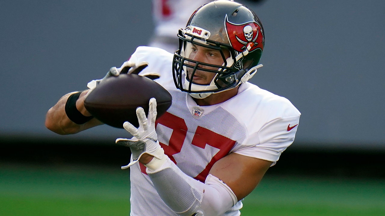 LOOK: First Photos of Rob Gronkowski in a Bucs Uniform - Tampa Bay  Buccaneers, BucsGameday