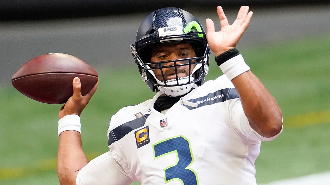 Bears fended off in ‘very aggressive pursuit of Russell Wilson, turns to Andy Dalton: reported