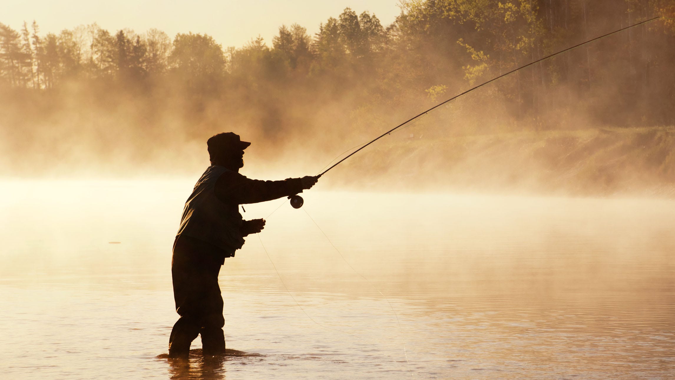 Фото рыбака и рыбки. Рыбалка. Рыбак с удочкой. Природа рыбалка. Фон рыбалка.