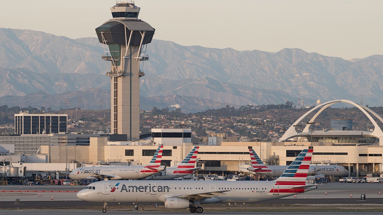 LAX traveler, after possible hijacking attempt, opens door, jumps out of aircraft
