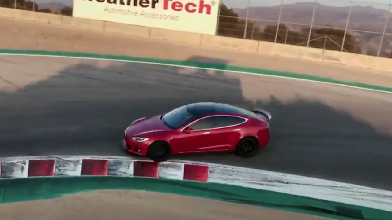 Tesla announces 200 mph Model S ‘Plaid’ with 520-mile range, $25k car