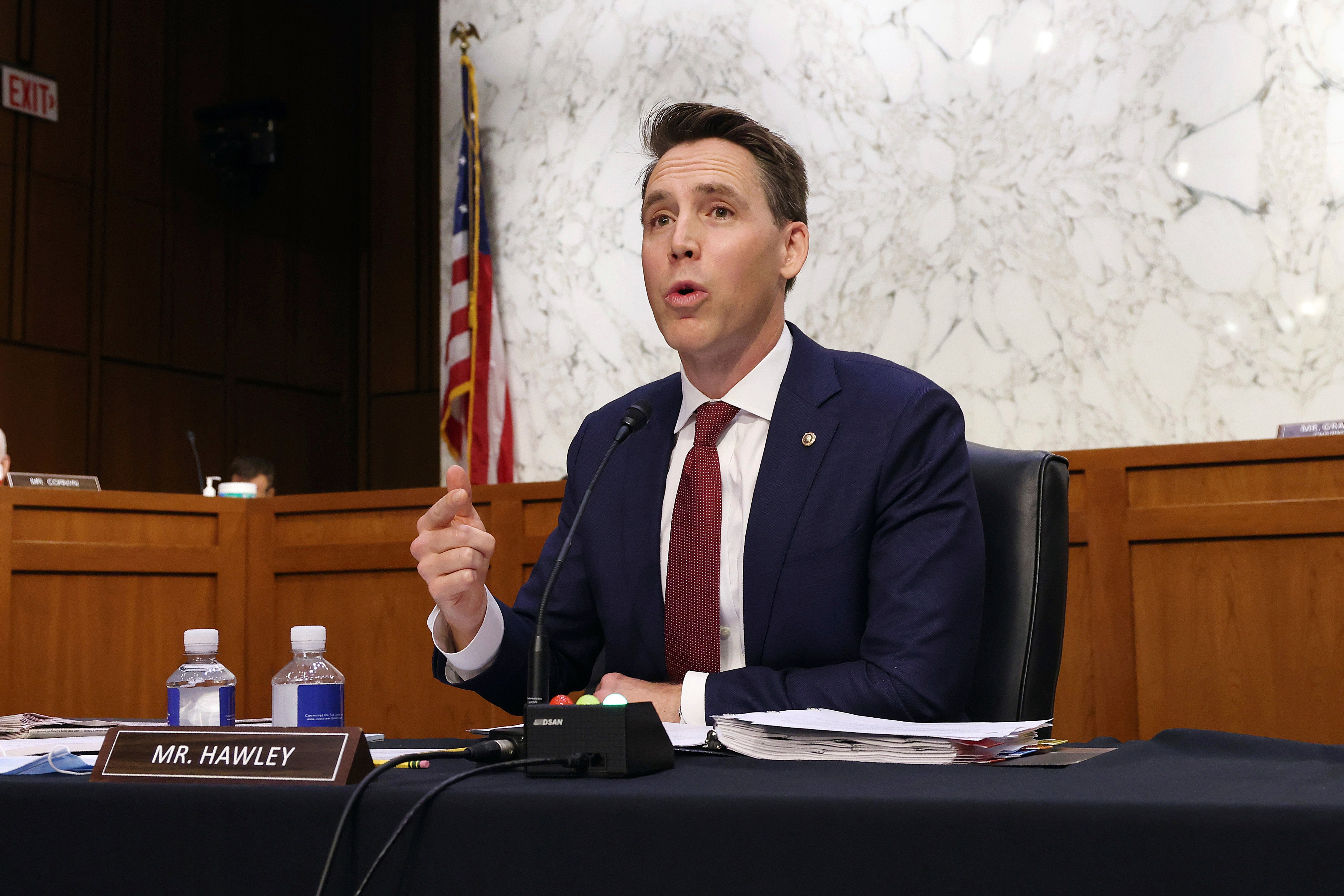 Sen. Hawley vows to introduce legislation protecting election integrity