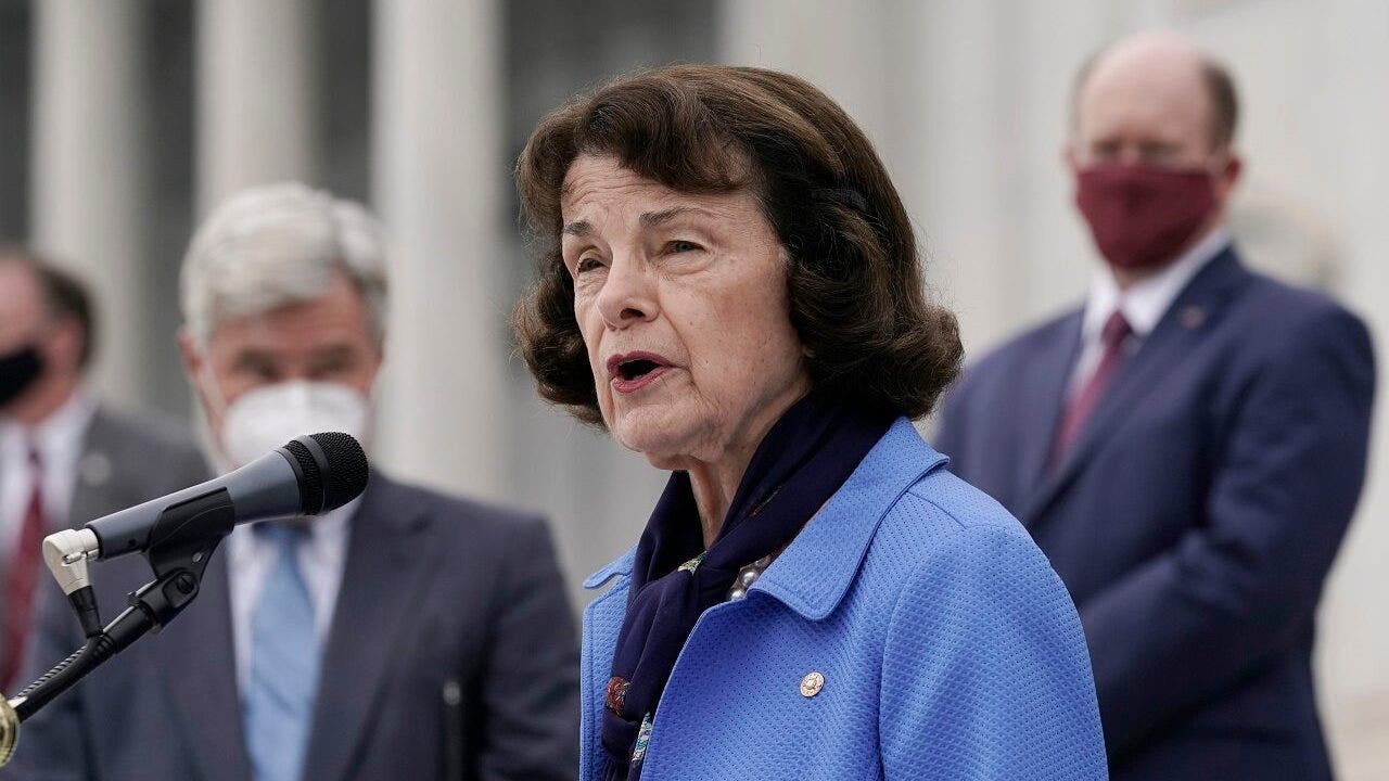 Reporter’s Notebook: Dianne Feinstein and the debate over lawmakers’ fitness to serve