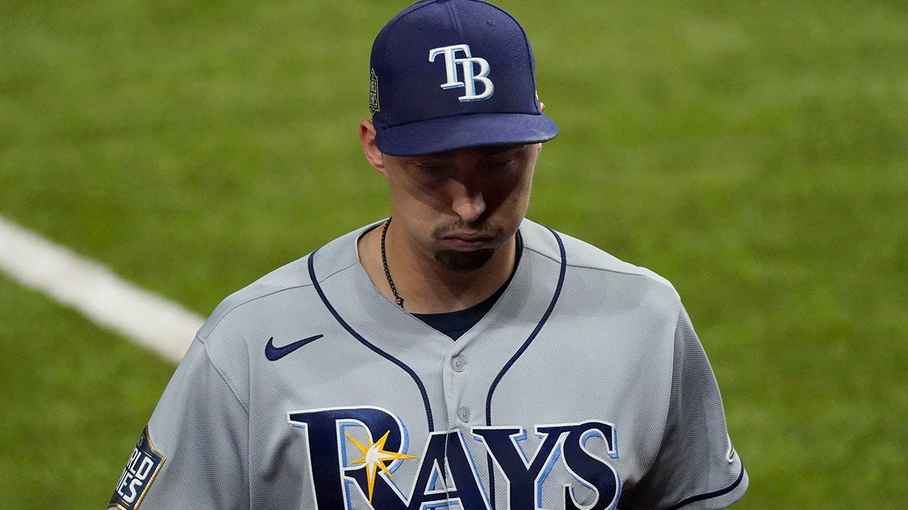 Blake Snell unhappy about being taken out in 6th inning, Rays surrender  Game 6 lead