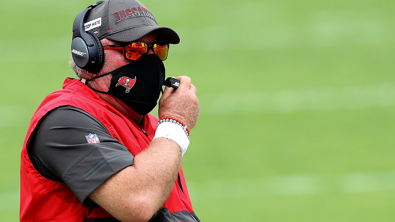 Bucs coach Bruce Arians blasts officials for quick whistle in