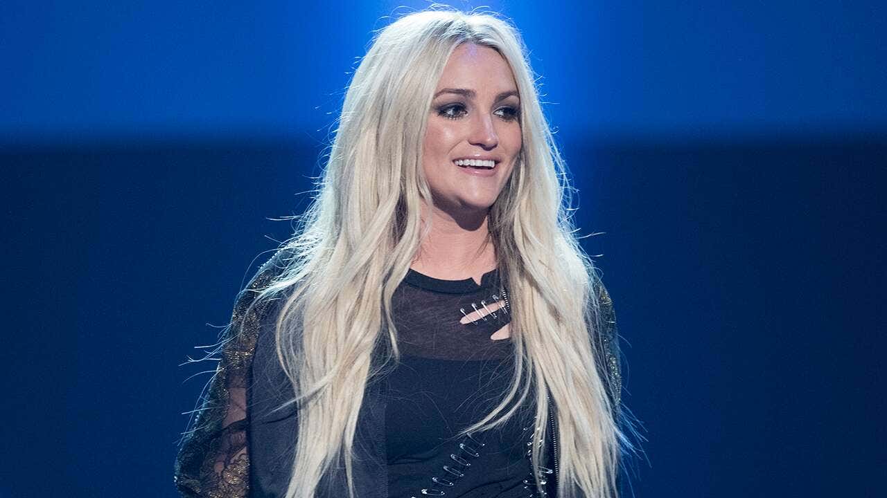 Britney Spears' sister Jamie Lynn prays for the 'bulls--t' to end amid conservatorship drama: 'Amen'