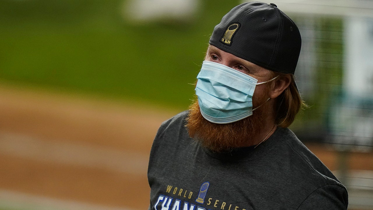 Coronavirus: Dodger Justin Turner is under MLB investigation - Los Angeles  Times