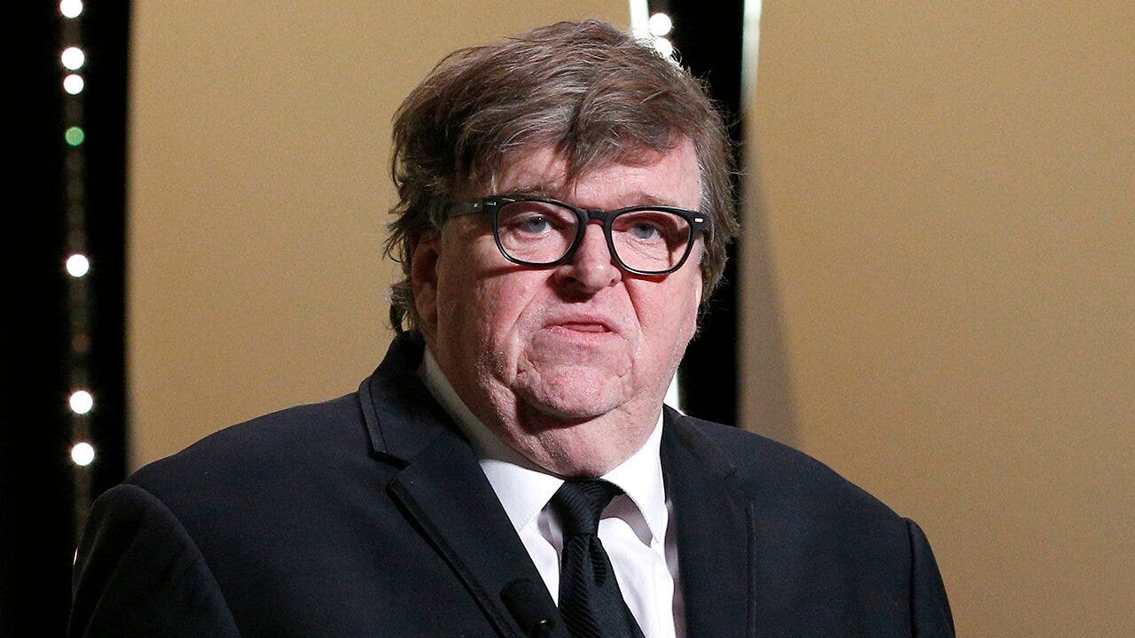 Michael Moore: Supreme Court made ‘huge mistake’ overturning Roe v. Wade, turns podcast over to women