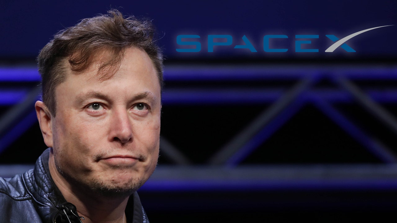 Live updates: Elon Musk responds to Big Tech’s Trump censorship