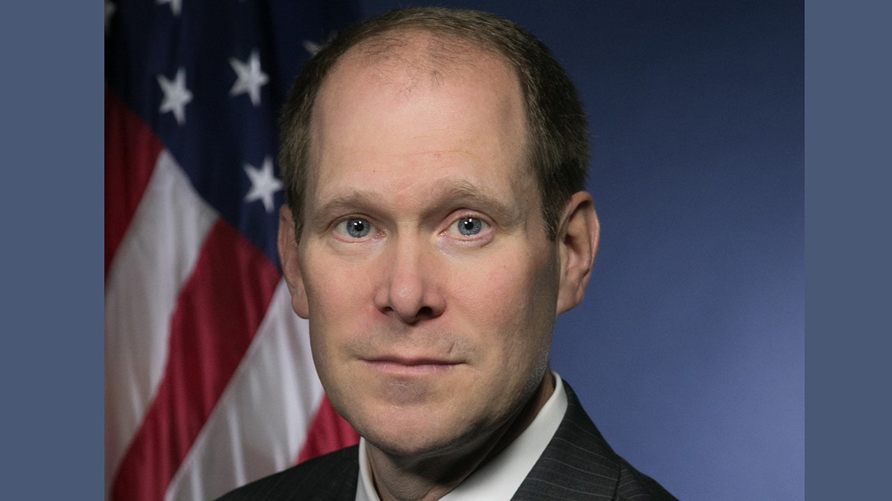 Senate Judiciary Committee advances Amy Coney Barrett replacement on 7th Circuit to floor over Dem opposition - Vimarsana News