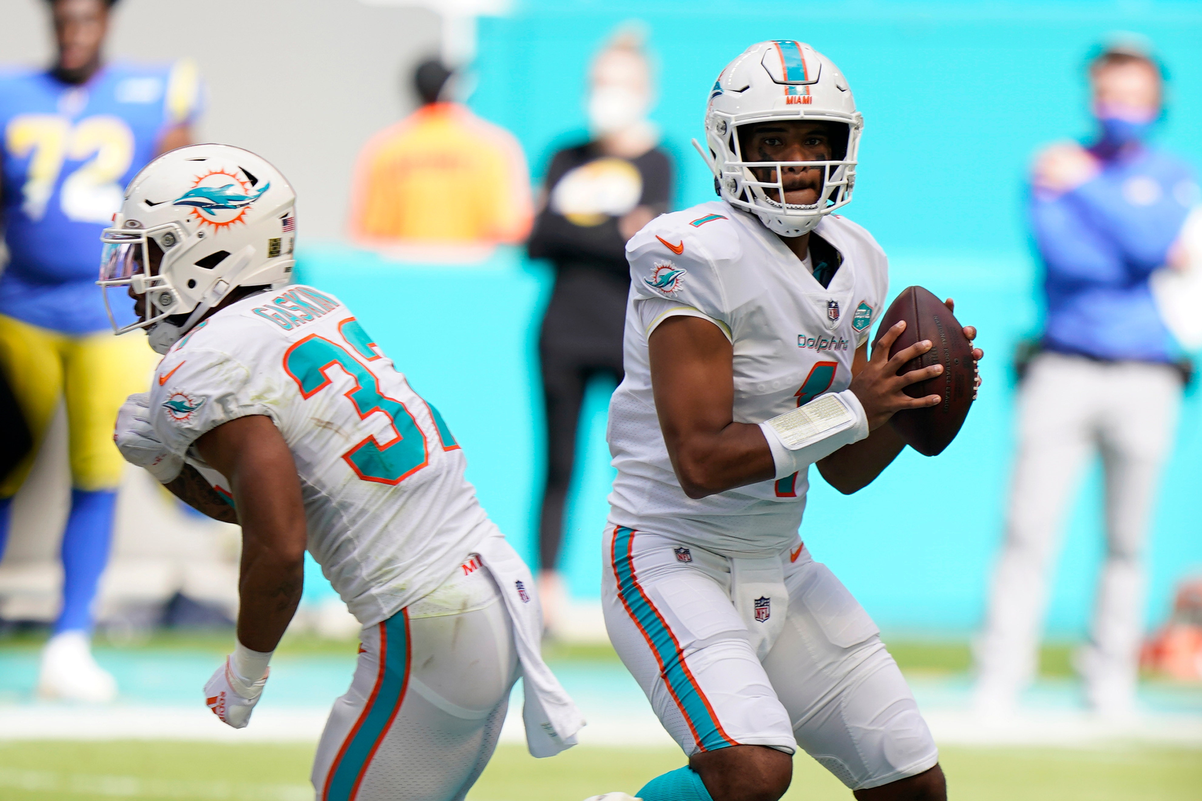 Miami Dolphins QB Tua Tagovailoa to start vs Los Angeles Rams