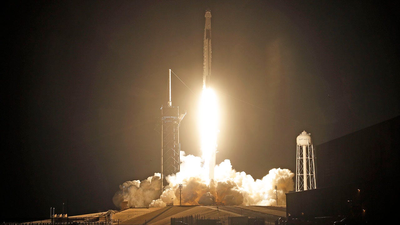 SpaceX completes first 2021 rocket launch, launching communications satellite