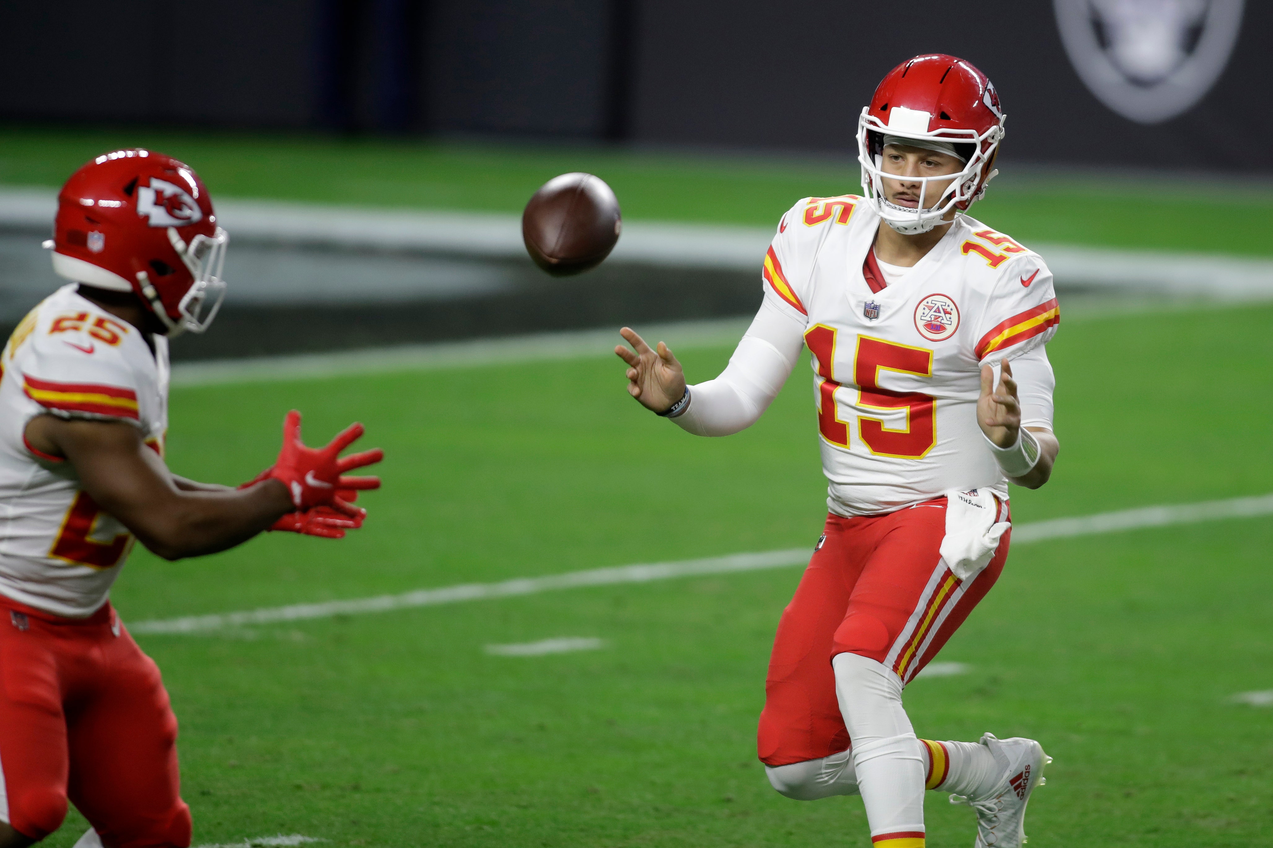 Chiefs show calm, cool confidence in 3531 win over Raiders Fox News