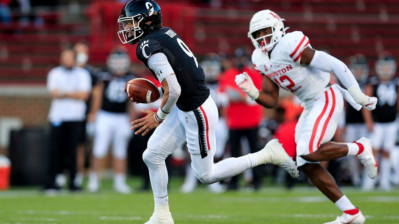 Doaks, Ridder help No. 6 Cincinnati run past Houston 38-10