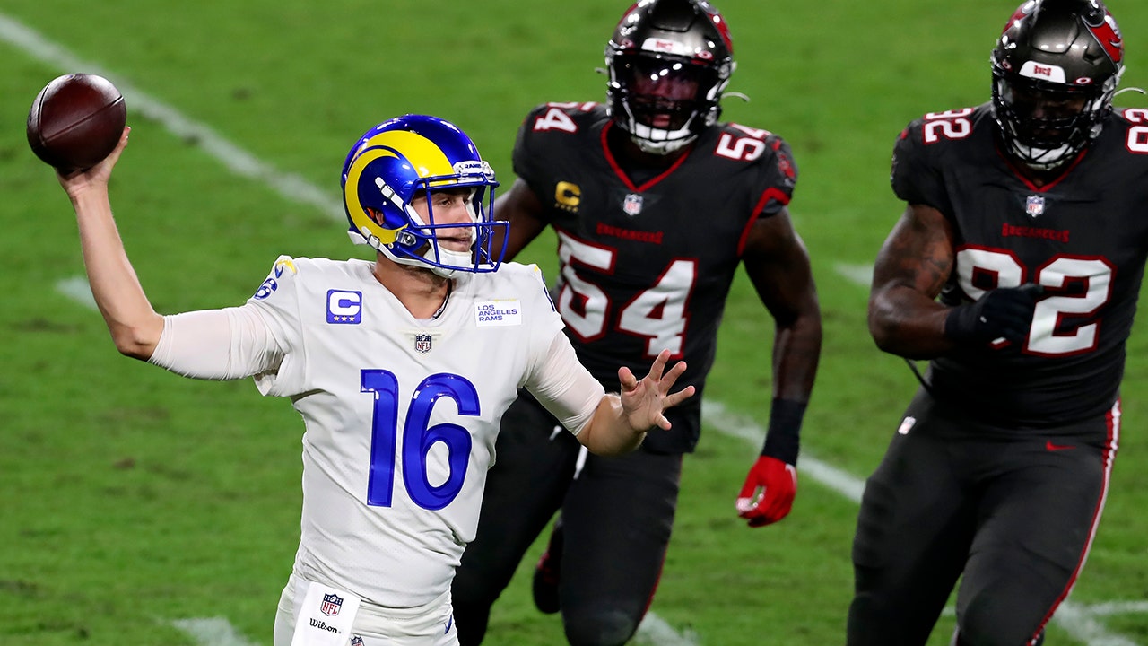 Jared Goff: Los Angeles Rams QB suffers a broken thumb and now a