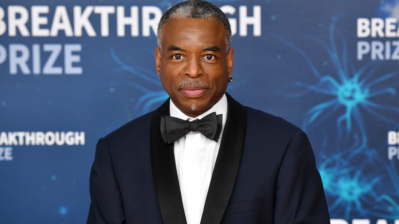 LeVar Burton begins fan-inspired 'Jeopardy!' run as the show looks to pick a permanent Alex Trebek replacement