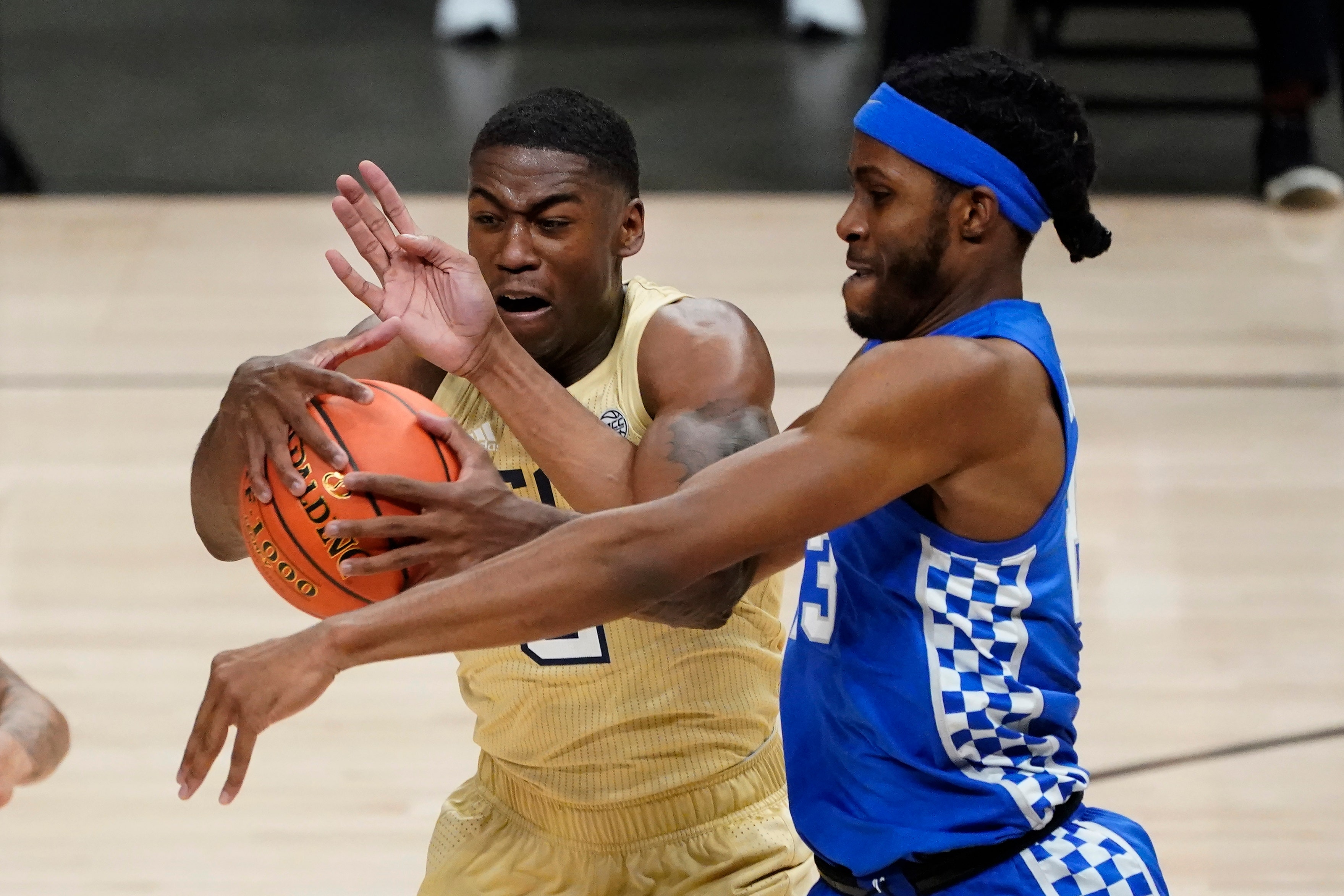 Wright powers Georgia Tech past slumping No. 20 Kentucky