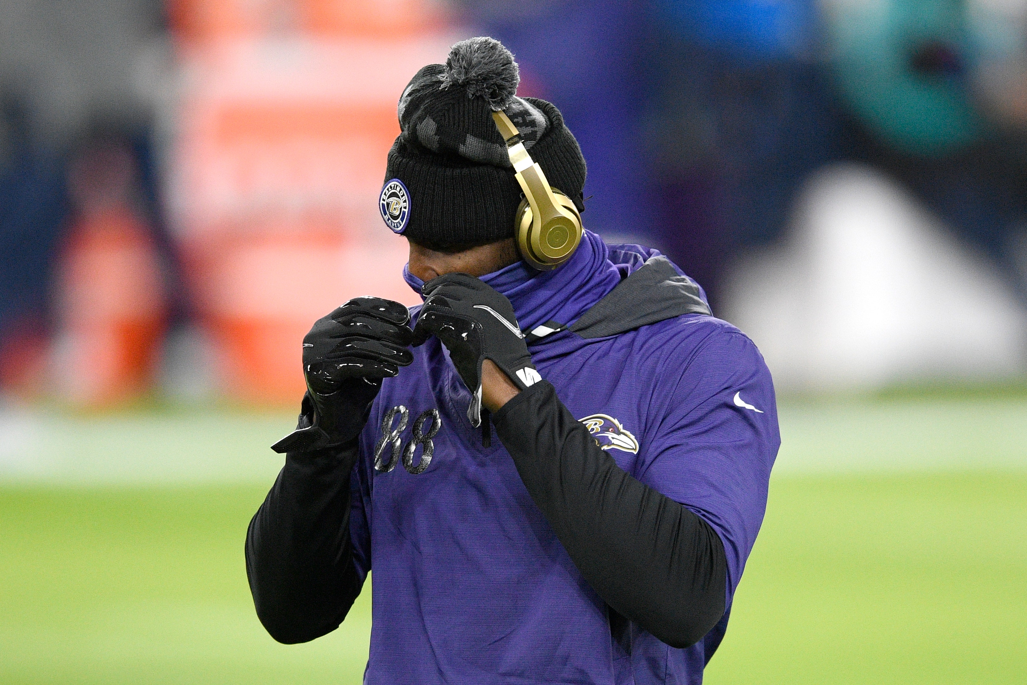 Ravens’ Des Bryant leaves season and backs down after positive COVID-19 case: ‘I’m being smart’