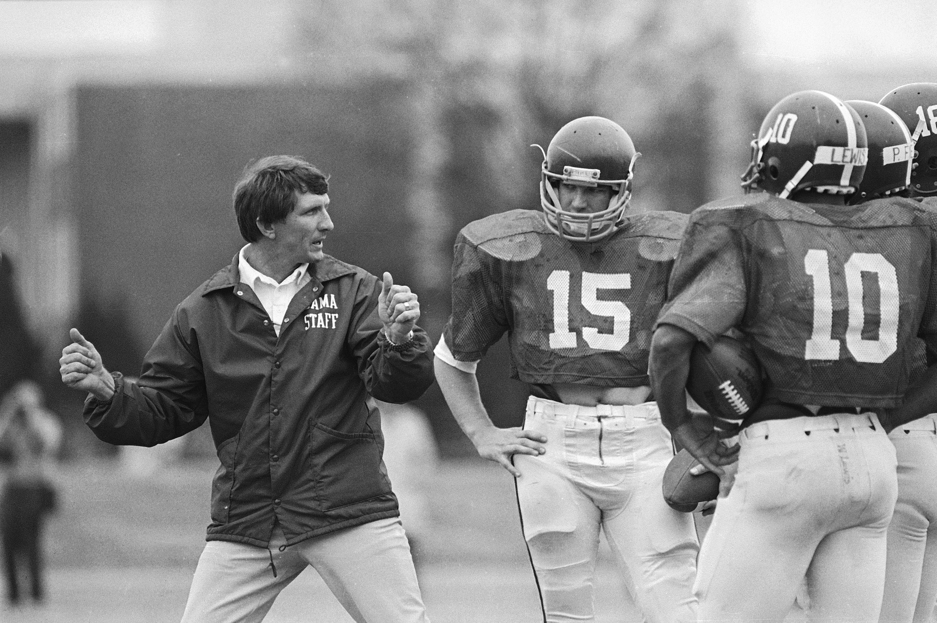 Former Alabama, NY Giants coach Ray Perkins dies at 79