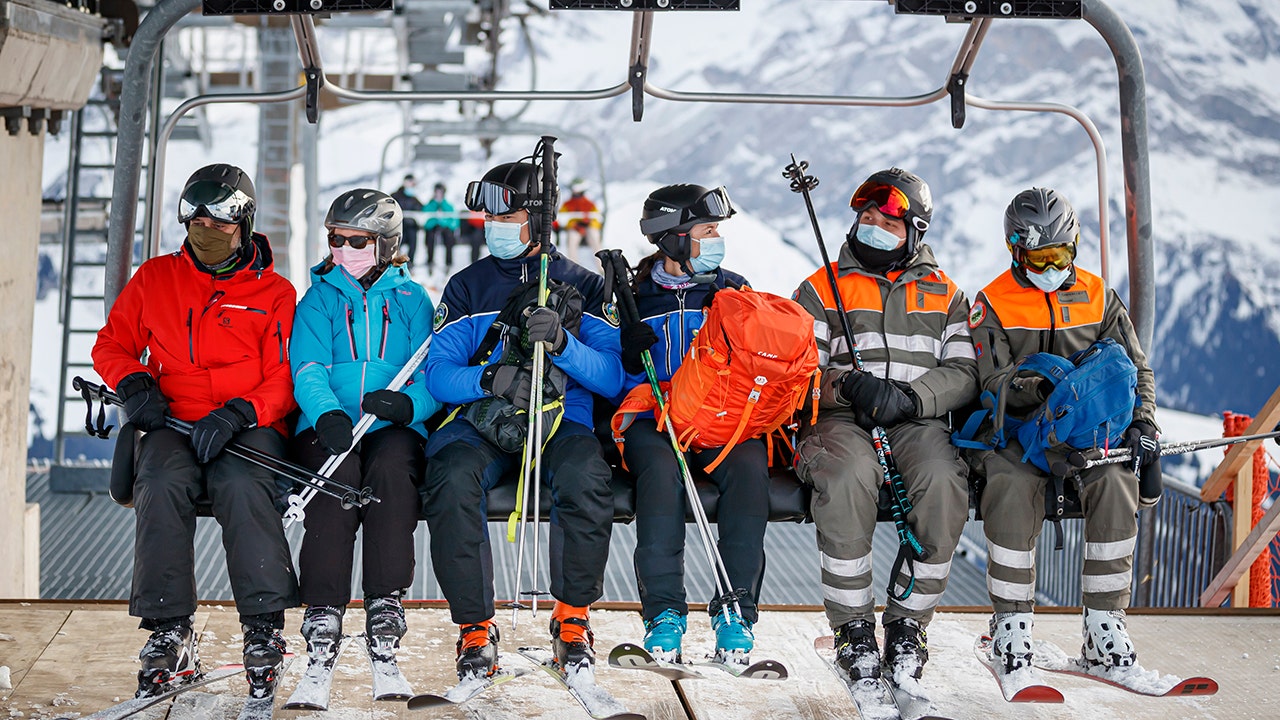 200 British travelers flee the Swiss ski resort quarantine amid fears of a new variant of the coronavirus