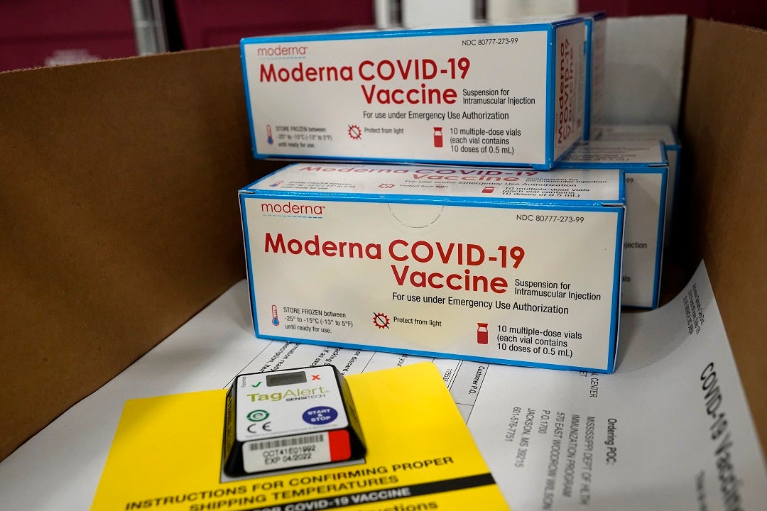 Doctor allergic to coronavirus vaccine details immediate reaction