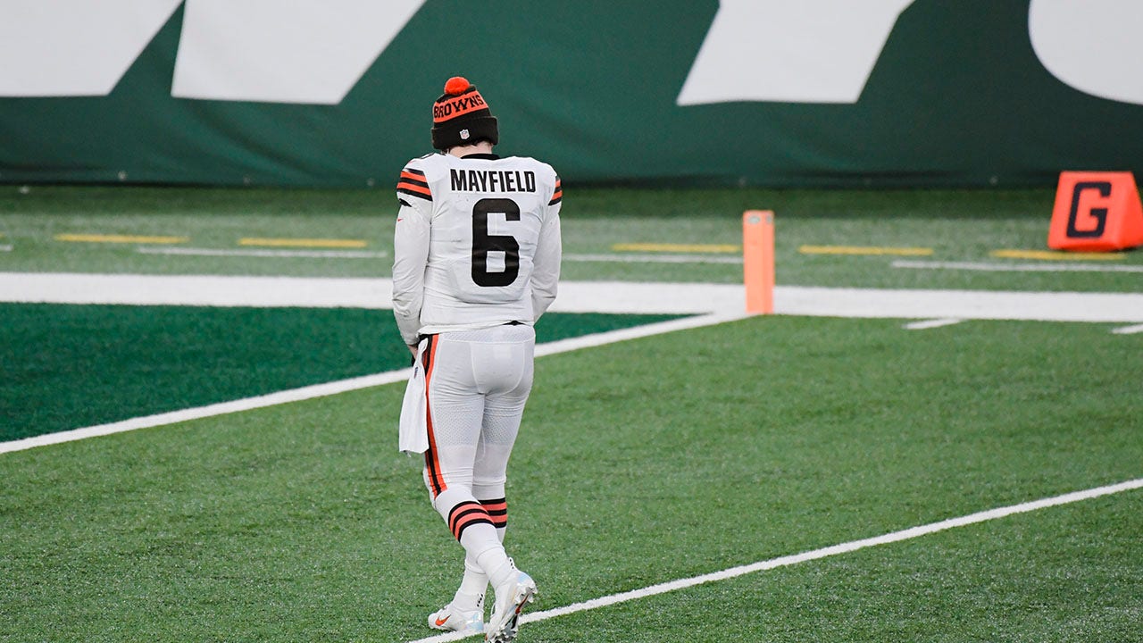 Chances for Browns to avoid 0-16 shrink as Packers make unexpected