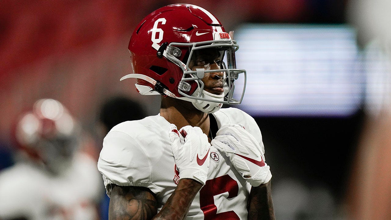 Alabama's DeVonta Smith wins Heisman Trophy