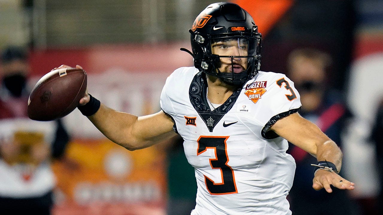 Sanders, Oklahoma State beat Miami 37-34 in Cheez-It Bowl