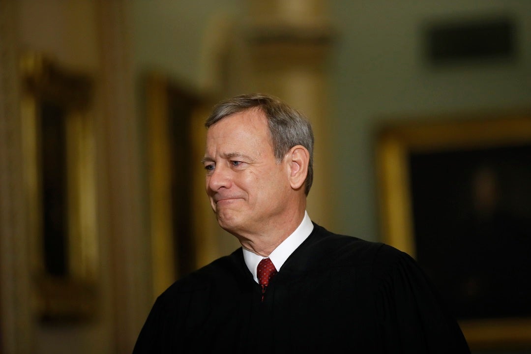 Chief Justice Roberts uses year-end report to applaud court work during pandemic