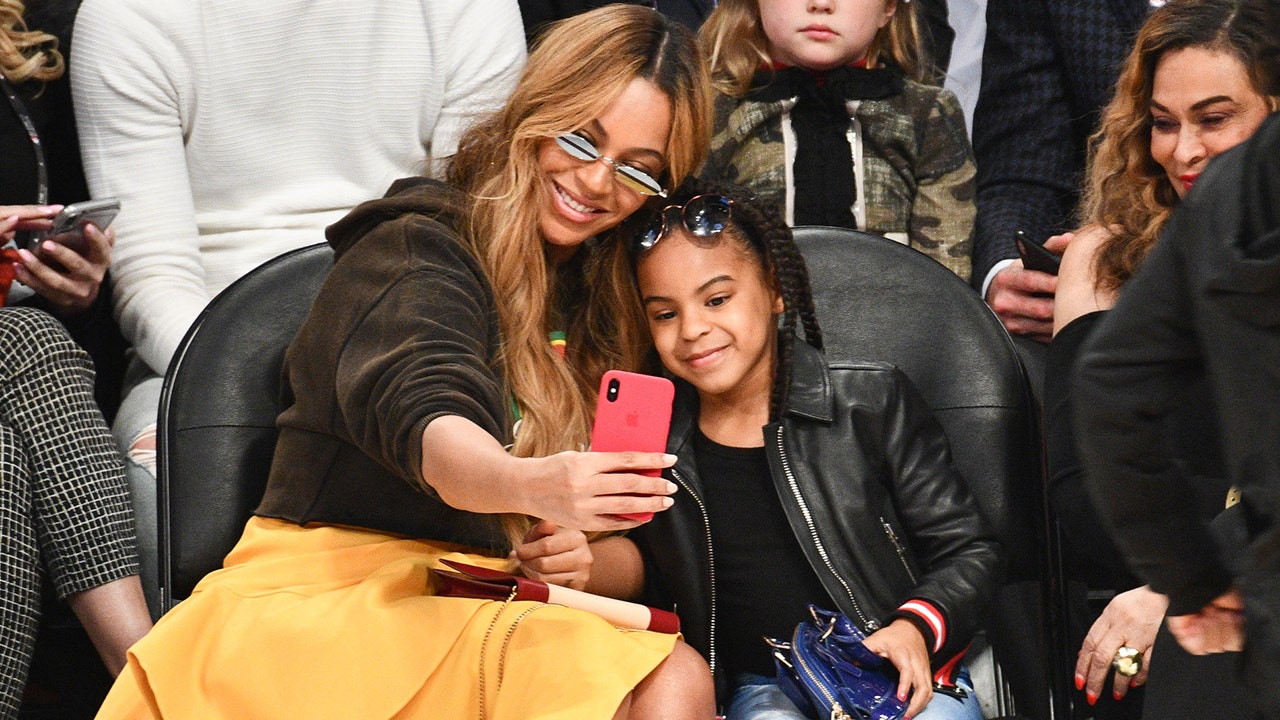 Beyonce's Daughter Blue Ivy's Hair Pulled by Fan During Concert Incident - wide 1