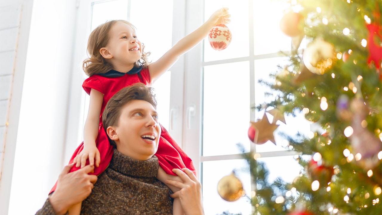 It's not always easy but here are 4 ways to make your family's holiday gathering peaceful and meaningful