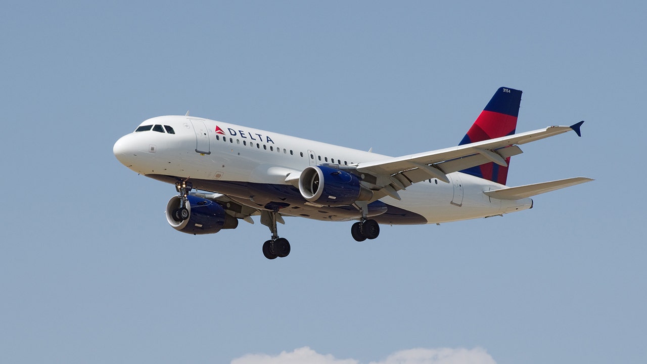 Delta to stop blocking middle seats in May, brings back snacks