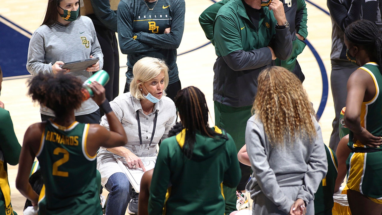 Carrington scores 19 as No. 7 Baylor women beat WVU 65-45