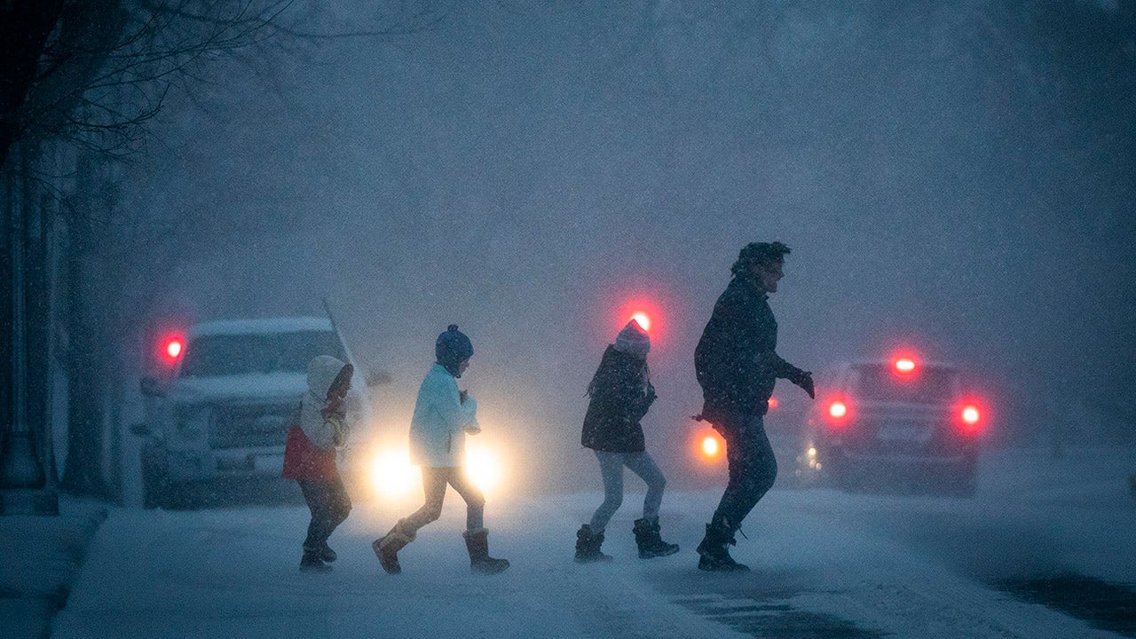 Winter storm warnings issued for the Midwest, Northeast;  Florida can see tornadoes