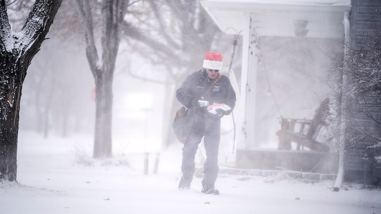 Midwest with heavy snowstorm and extreme cold before Christmas Day