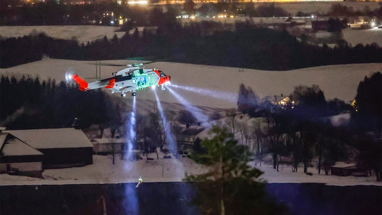 Norway landslide hurts 10, nearly two dozen missing