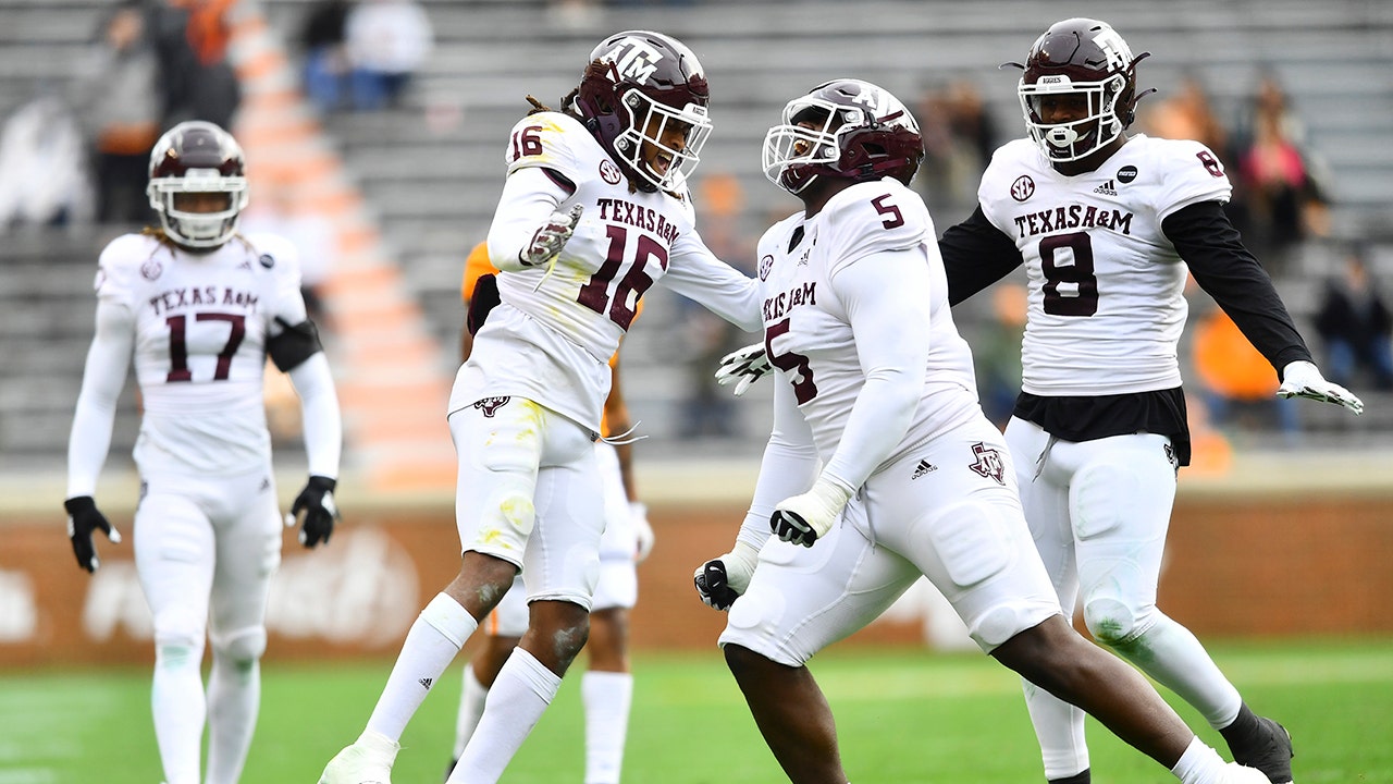 Texas A&M makes case for College Football Playoff: 'We can play