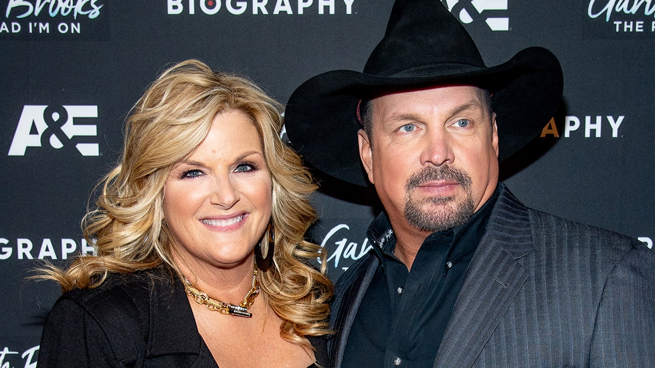 Garth Brooks, Trisha Yearwood reveal the secret behind their 15-year marriage: ‘The wife is always right’