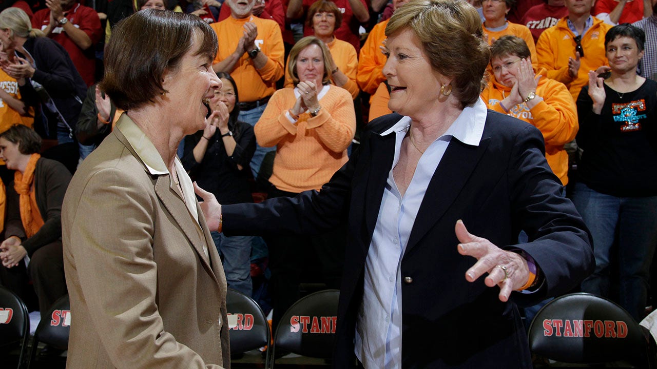 Stanford's VanDerveer poised to break wins record by Summitt