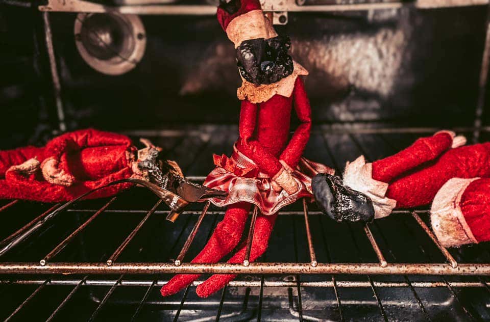Parents issue hilarious warning after accidentally baking 'Elf on