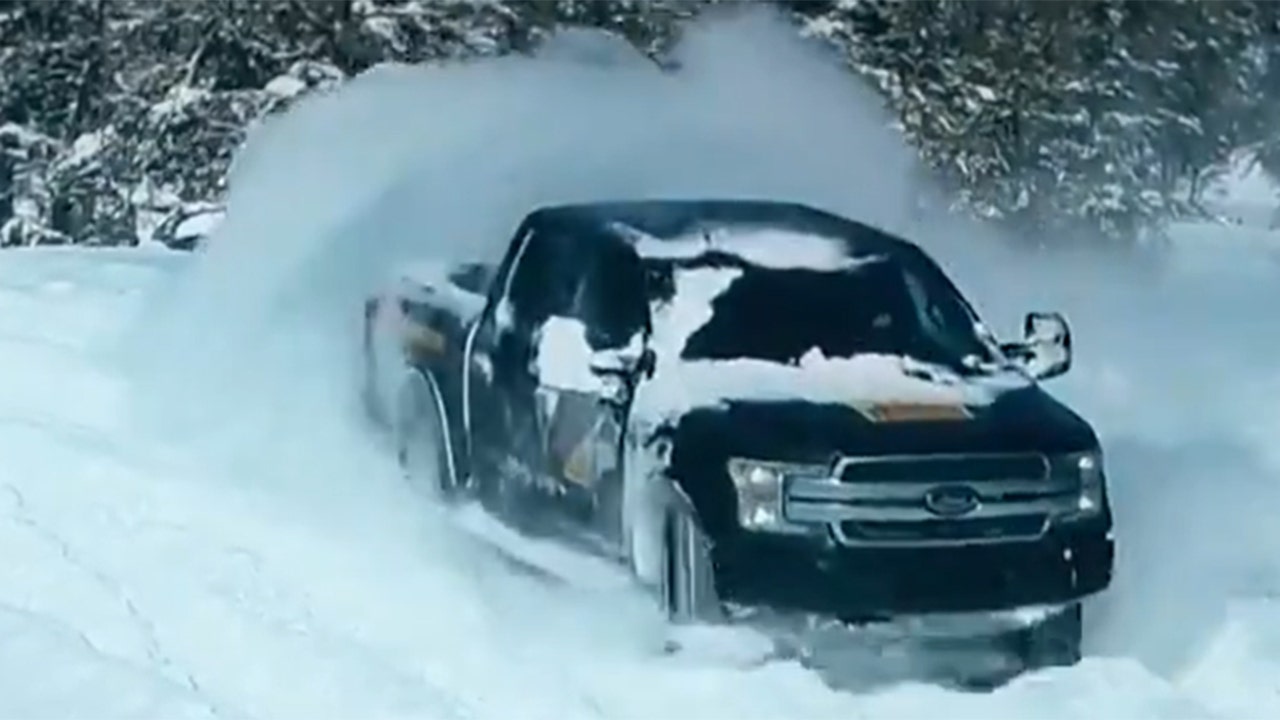 az-news-ai.blogspot.com - Electric Ford F-150 drifts through the snow in new video - Fox News