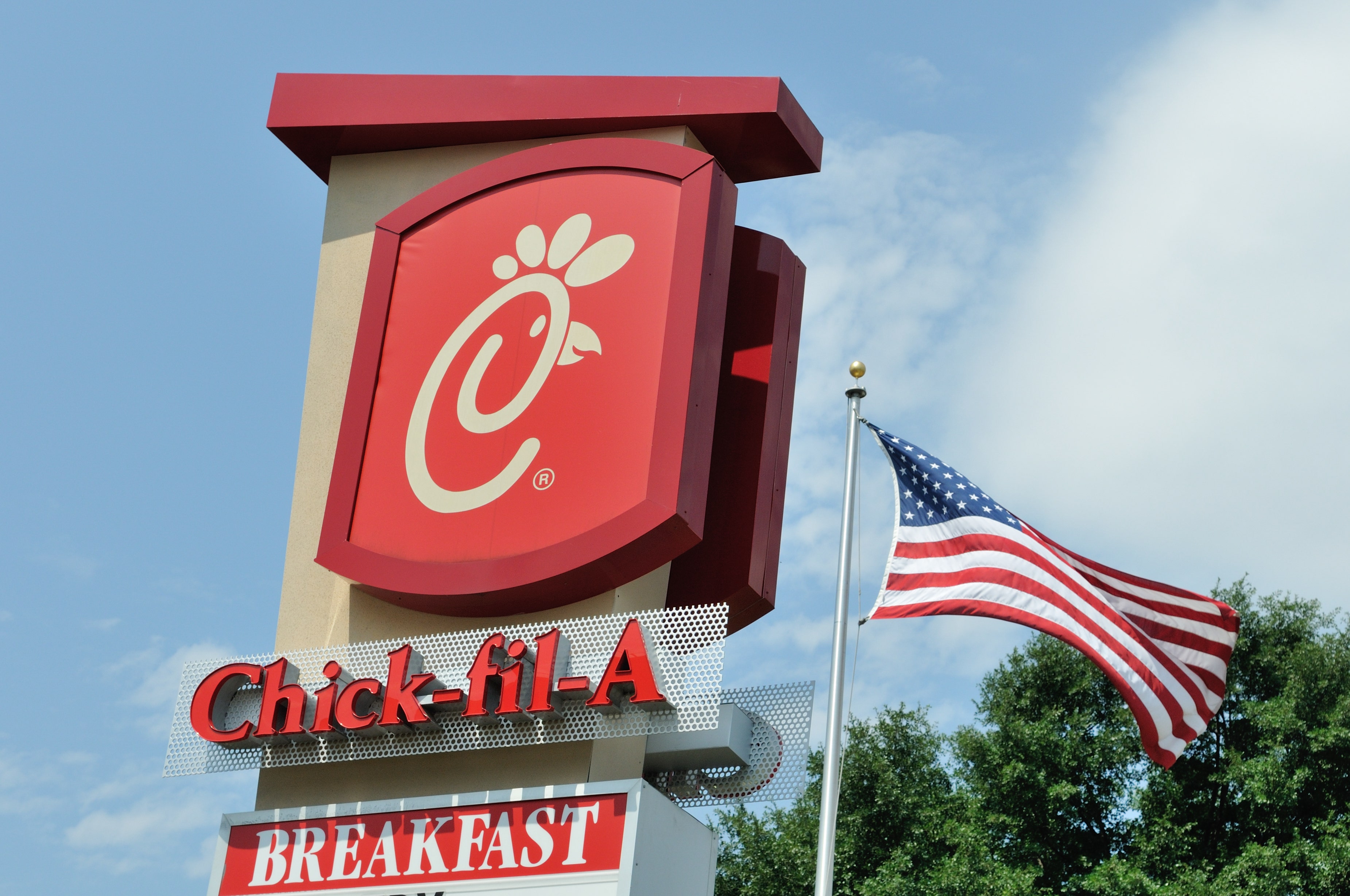 Memphis Chick-fil-A owner advises city on COVID-19 vaccine lines