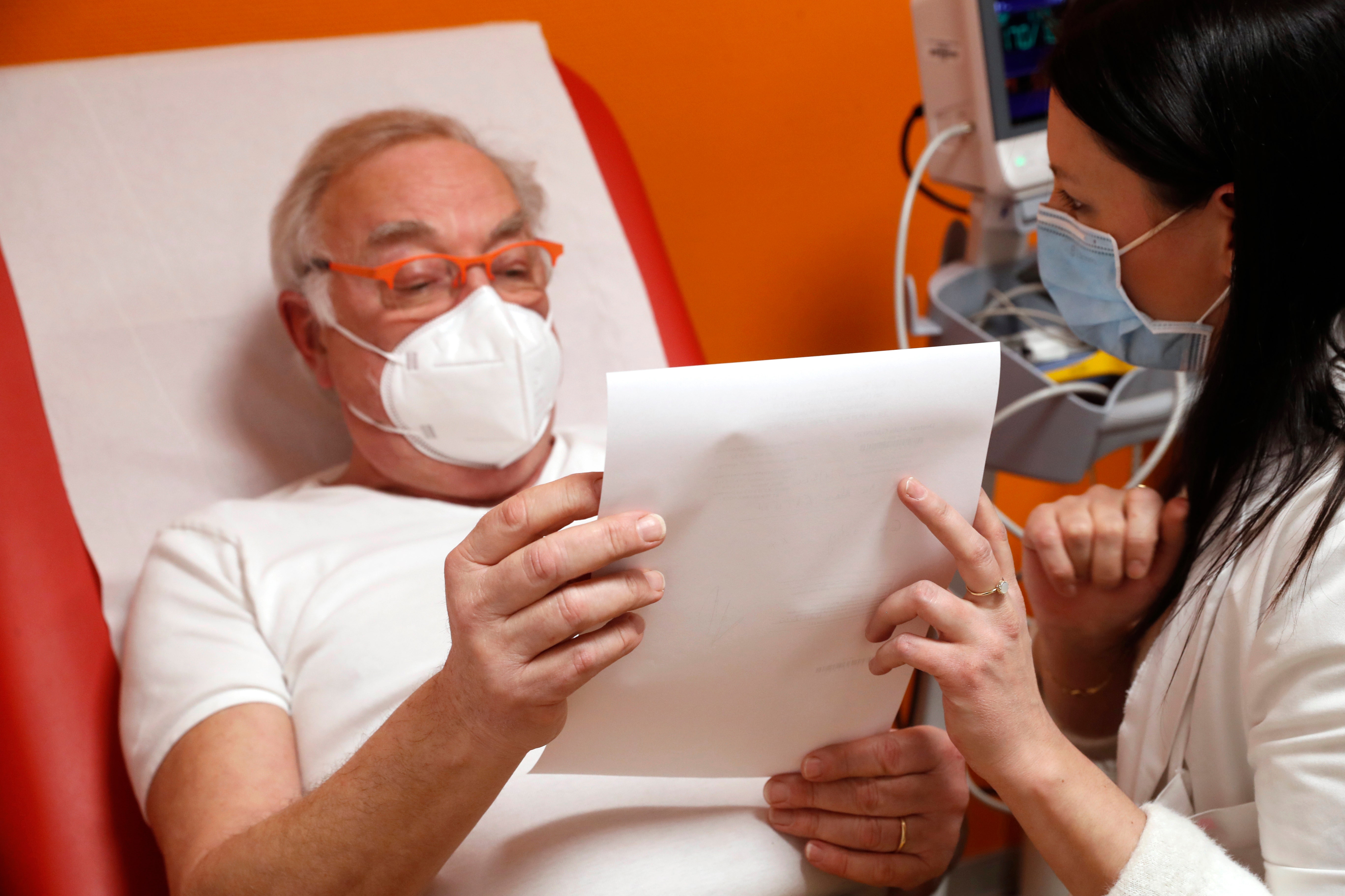 France returns to 3 weeks between COVID19 vaccine shots Fox News