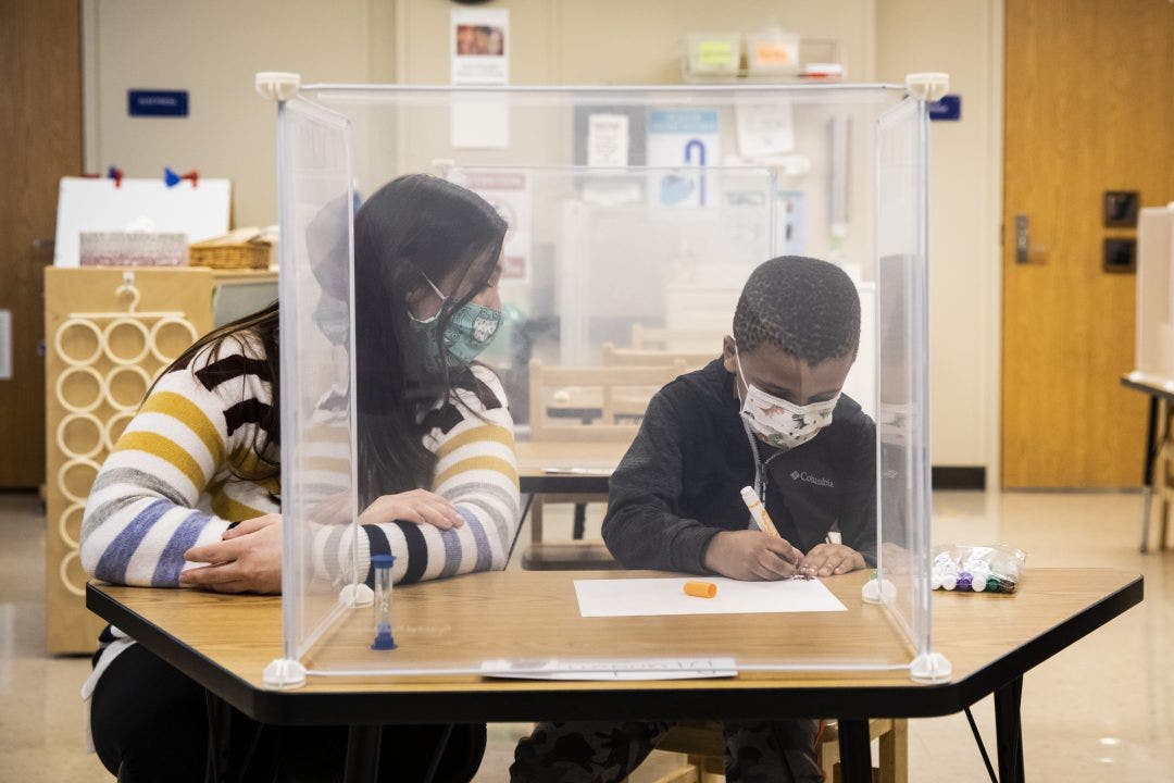 Principals in Chicago offer a reopening plan for schools to end a divisive stalemate ‘between the district, teachers union