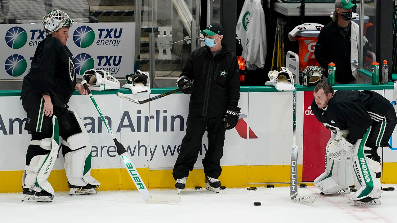 Stars finally set for delayed opener after COVID positives