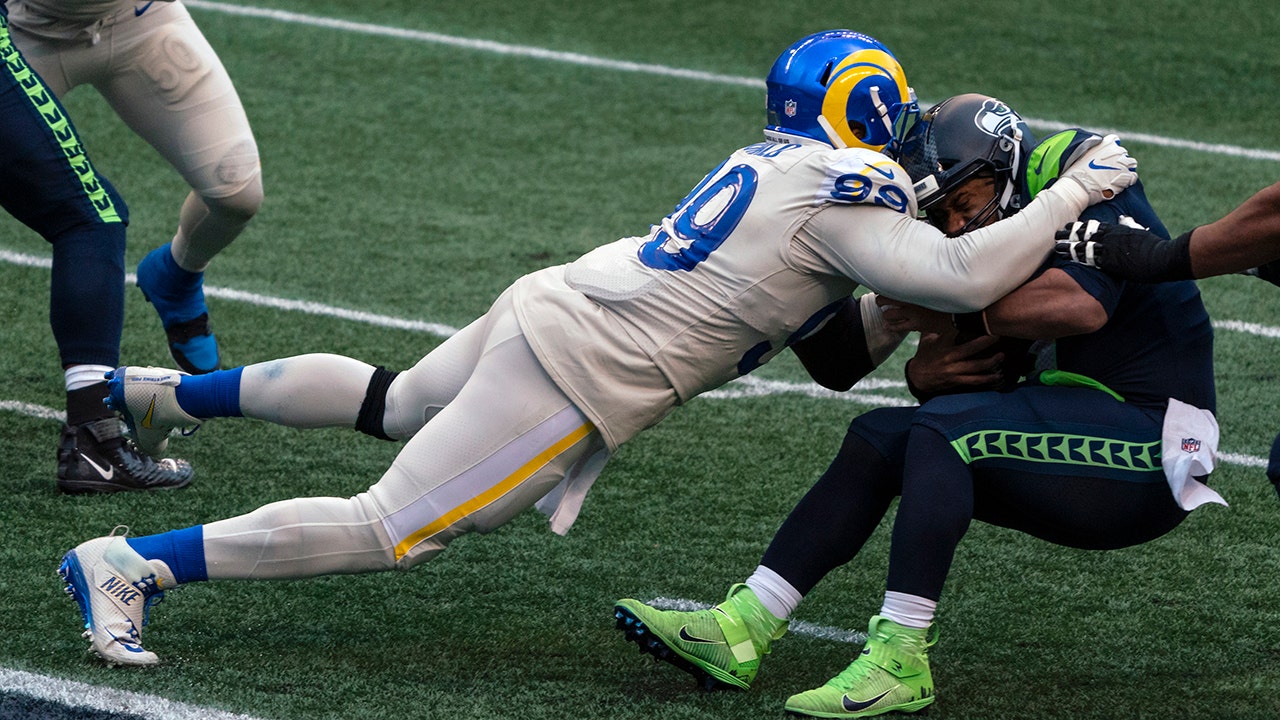 Rams' Donald favored to win second straight NFL Defensive Player of the  Year award