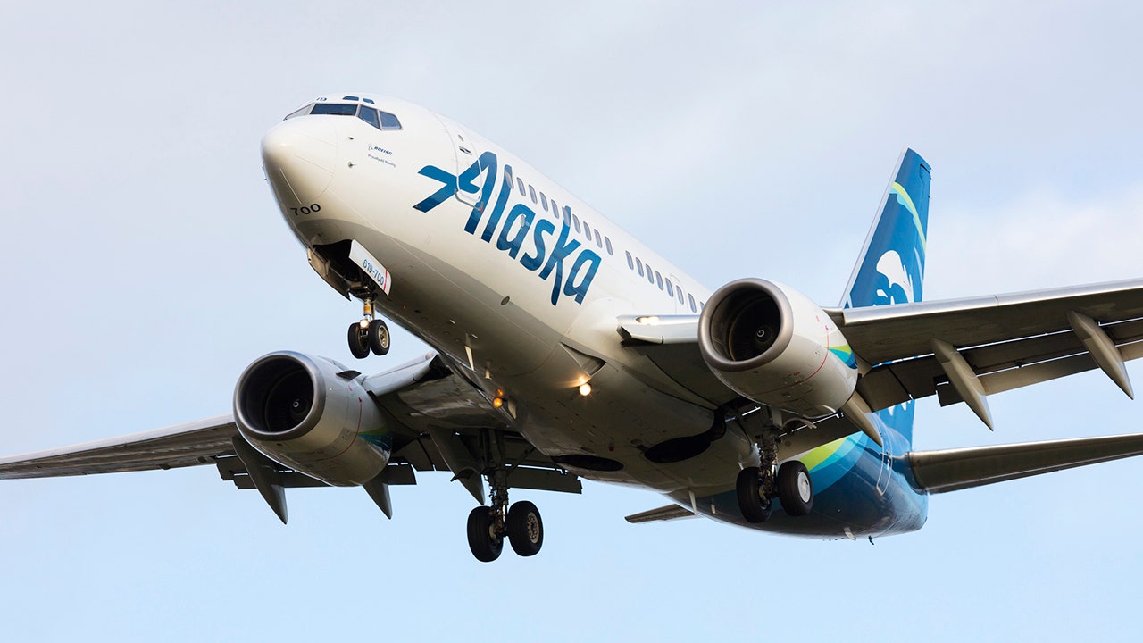 Alaska Airlines makes a seat policy of 1 hour after takeoff, before landing for DC flights