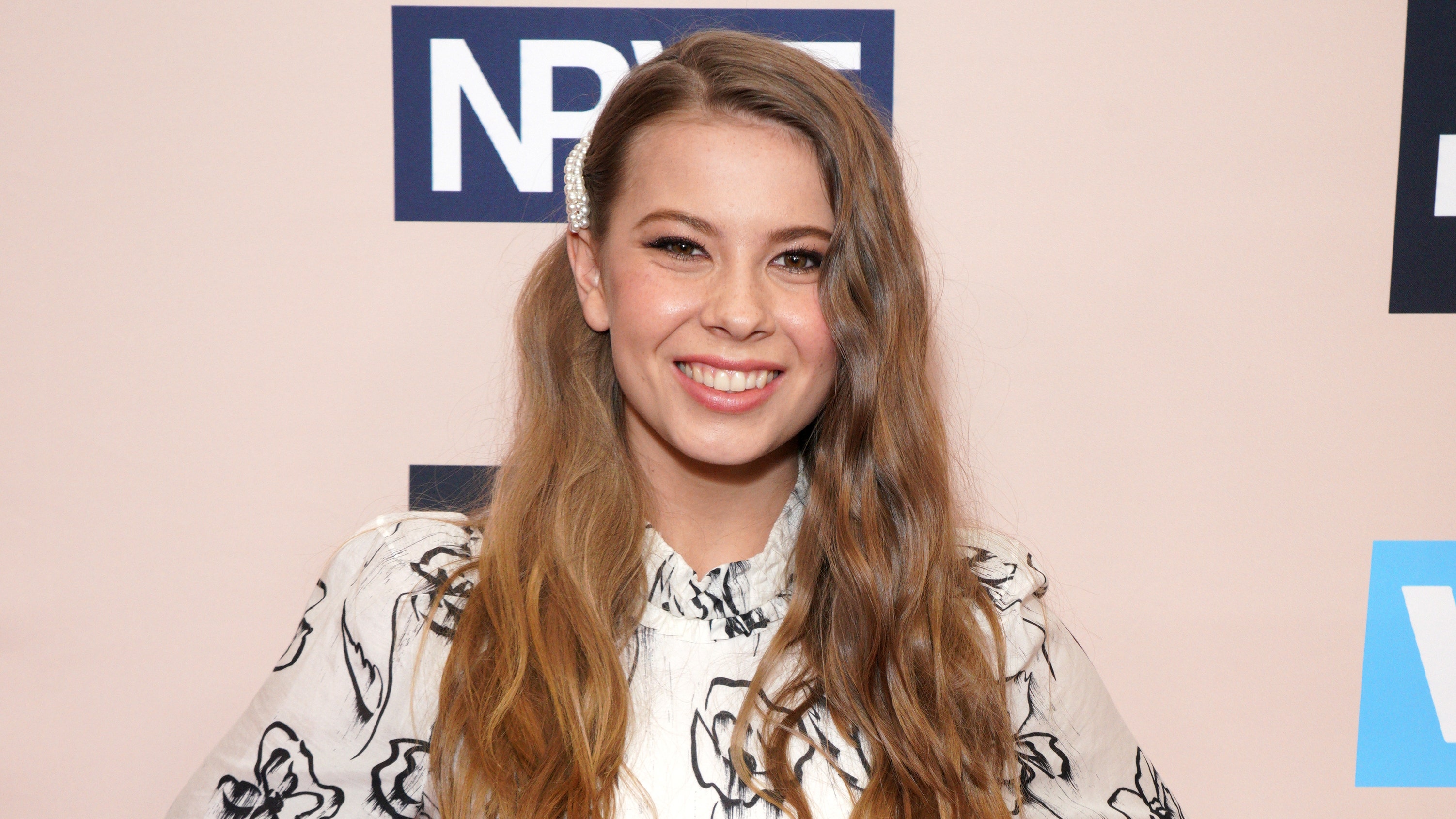 Bindi Irwin recreates the adorable maternity photo of the family: ‘Special moment’