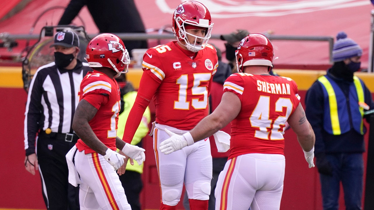 CBS interruption early in the Chiefs-Browns playoff upsets NFL fans